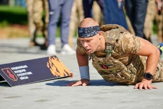 Національна академія сухопутних військ встановила два силові рекорди до Дня Незалежності України