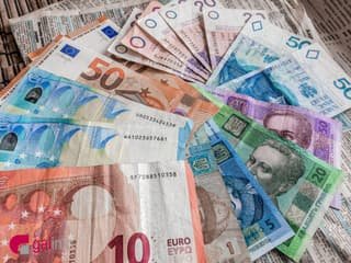 НБУ суттєво підвищує ліміт на купівлю безготівкової валюти для українців