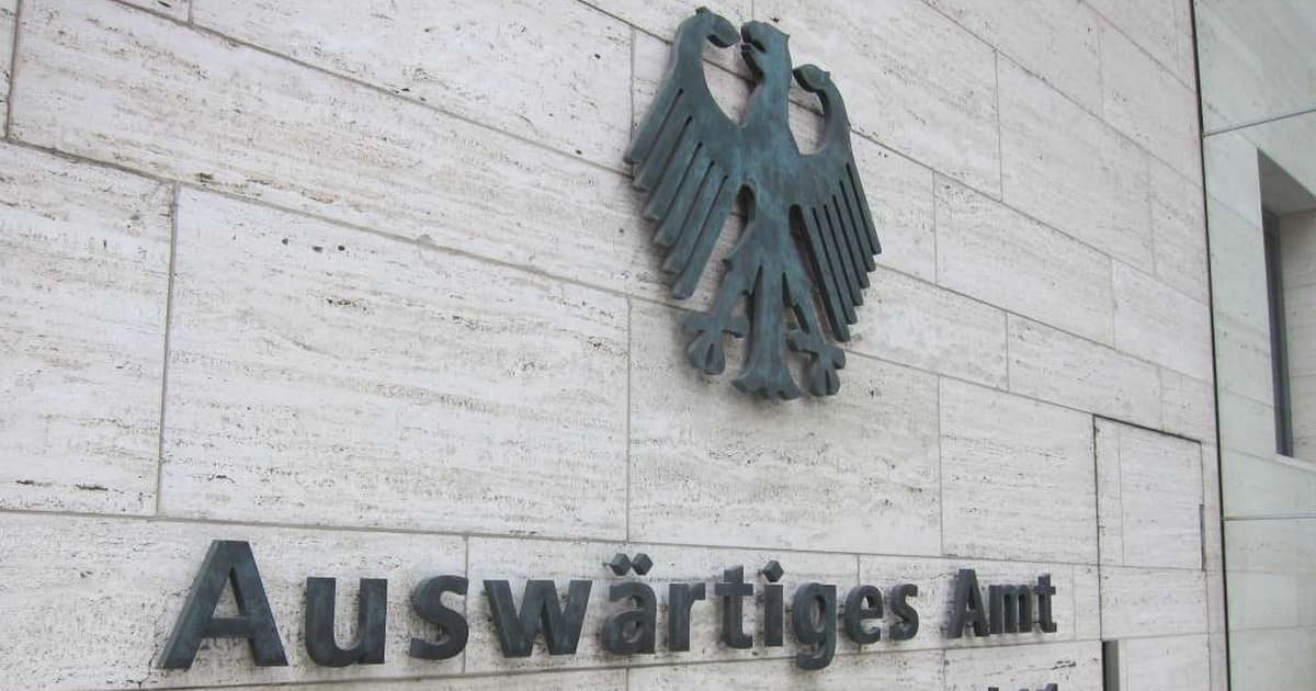 Німецькі аналітики прогнозують загострення конфлікту перед святами, Румунія нейтралізувала ворожий дрон, Трамп висловив намір контролювати Ормуз: підсумки вихідних