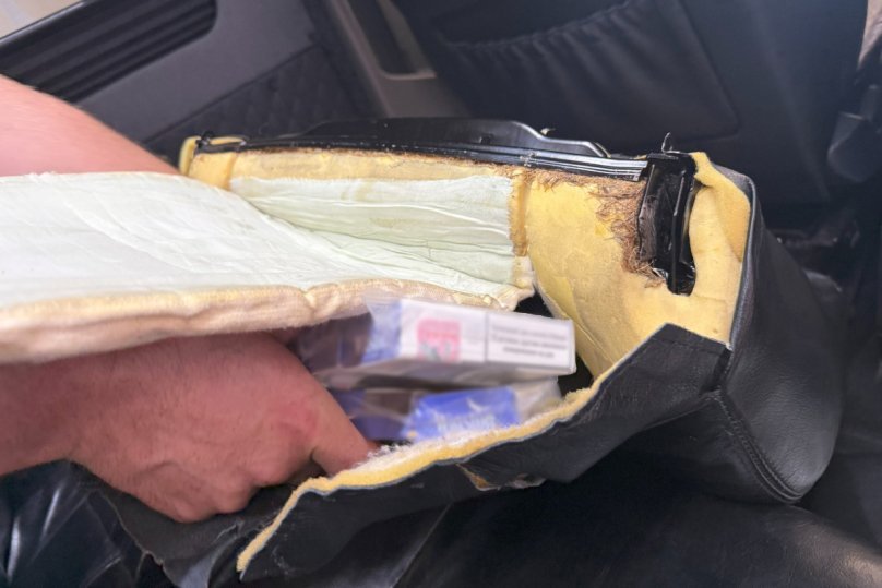 Польські митники затримали контрабанду майже 30 тисяч сигарет на кордоні з Україною