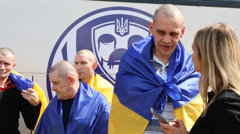 Повернення з полону: 103 захисники України возз’єдналися з родинами після служби в Збройних Силах та інших підрозділах