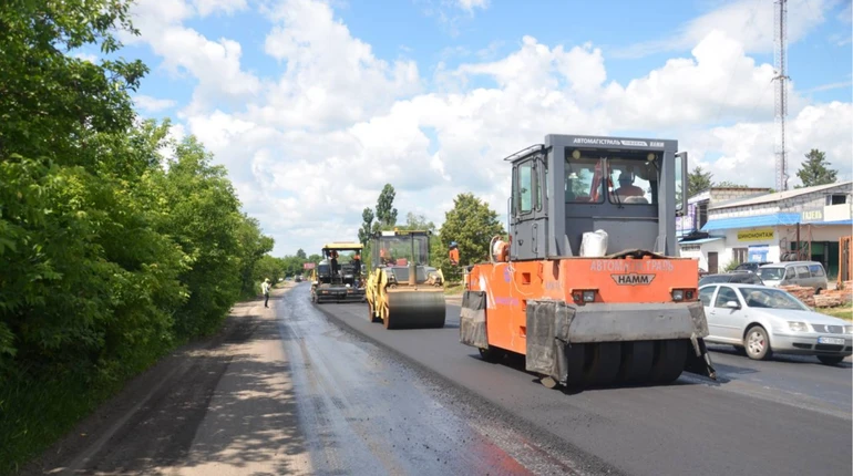 Повторне оголошення тендерів на капітальний ремонт доріг на суму 6 мільярдів гривень: причини та наслідки