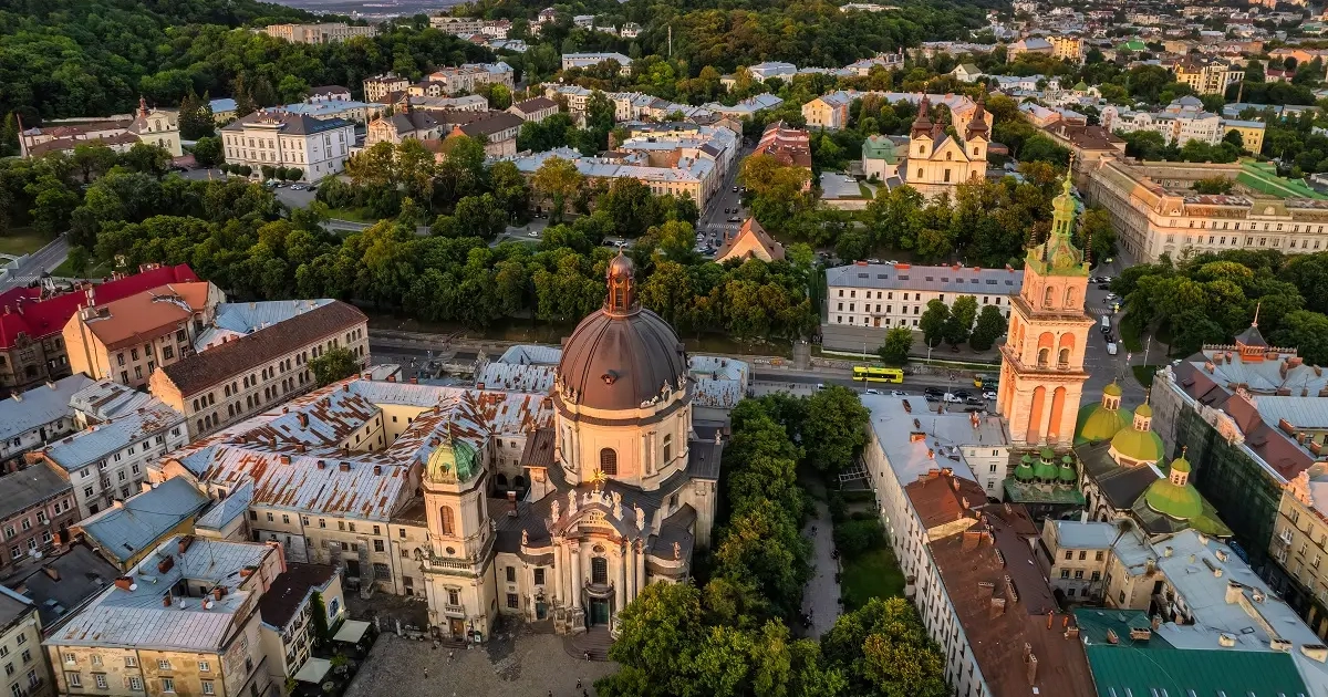 Прогноз погоди на 12 серпня: мінлива хмарність та відсутність опадів у Львівській області