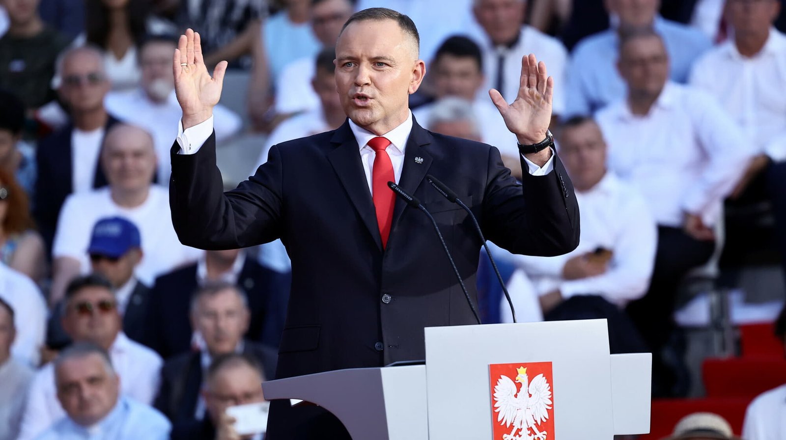Рік президентства Навроцького: його взаємини з Туском, українським суспільством та формування впливу в Польщі