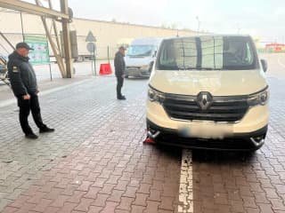 Румун затриманий на кордоні за спробу ввезти викрадений у Німеччині автомобіль Renault в Україну