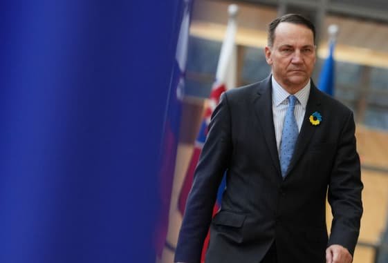 Сікорський: Путін запевняв ЦРУ у відсутності намірів щодо вторгнення в Україну