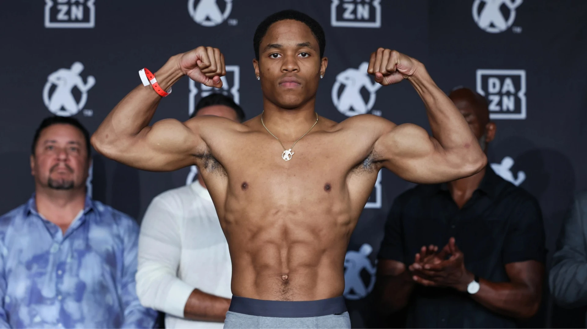Скофілд зустрінеться з Бахді у поєдинку за вакантний титул WBA у легкій вазі
