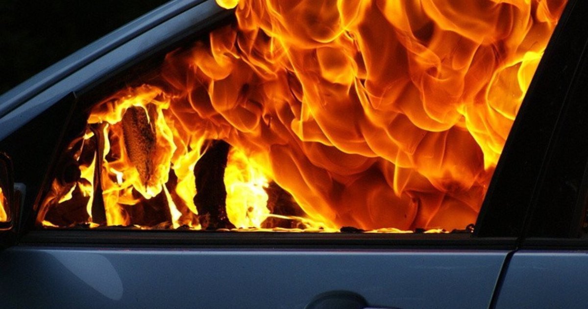 Суд у Франківську покарав дрогобичанина за підпал двох автомобілів за замовленням