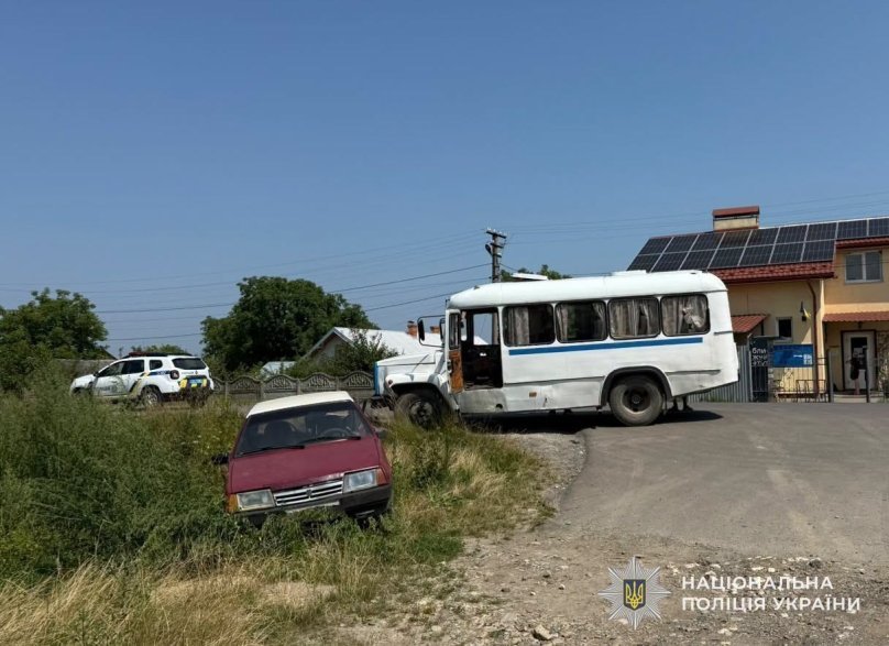 У Бориславі після ДТП з автобусом до лікарні потрапив місцевий житель