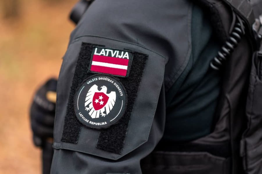 У Латвії затримано трьох підозрюваних у справі про підпал оборонної компанії в Естонії