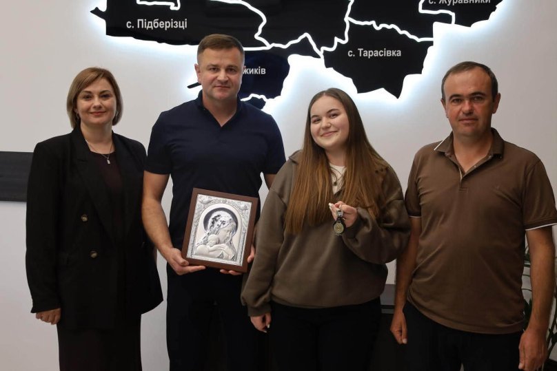У Львівській області 21-річна мешканка отримала квартиру в подарунок від громади