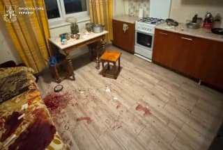 У Львові конфлікт між чоловіками призвів до тяжких травм: один ударив іншого табуреткою та ножем