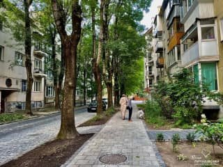 У Львові на вулиці Івасюка створено безбар'єрну пішохідну зону