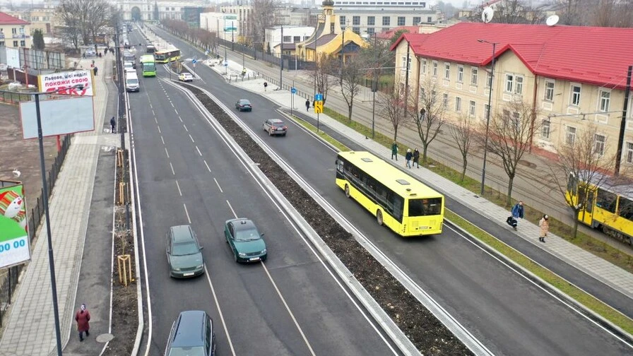 У Львові планують впровадження нових односторонніх вулиць, делініаторів та підвищених пішохідних переходів
