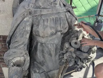 У Львові триває відновлення зруйнованих елементів історичної скульптури