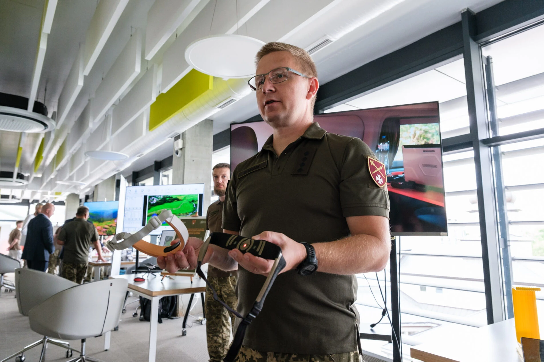 У Львові відбулася презентація інноваційних VR та ШІ-технологій у військовій психології