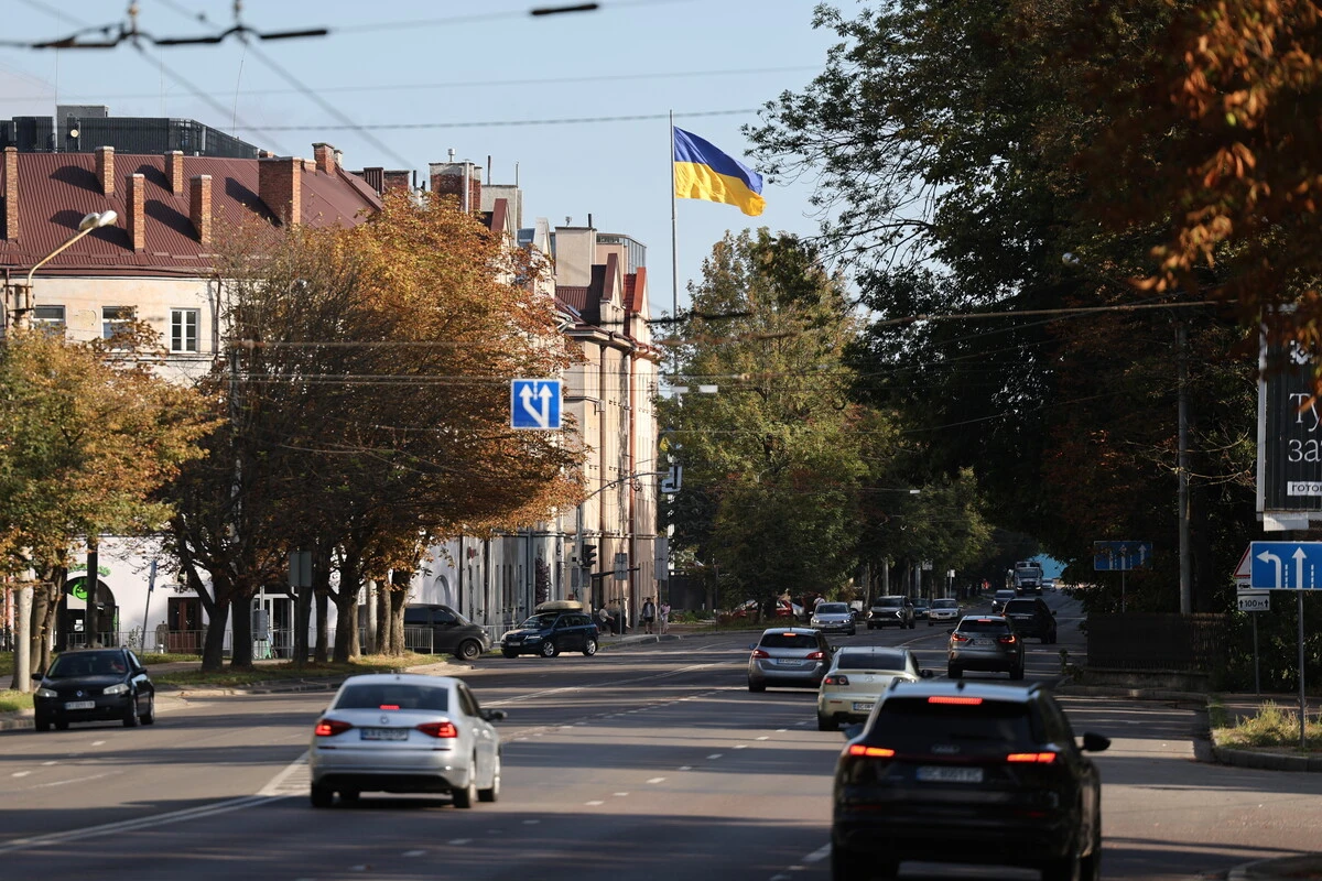 У Львові відзначили День Прапора: підняття стяга дітьми українських Героїв символізувало патріотизм і єдність народу