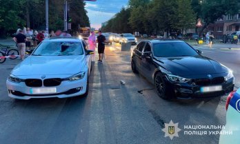 У Львові внаслідок ДТП за участю двох BMW постраждали батько з донькою – їх госпіталізовано