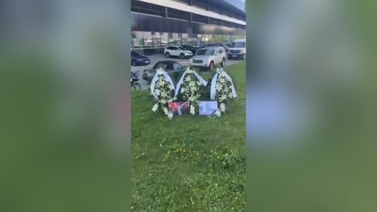 У Литві розслідують можливу провокацію Росії через розміщення траурних вінків біля оборонного підприємства