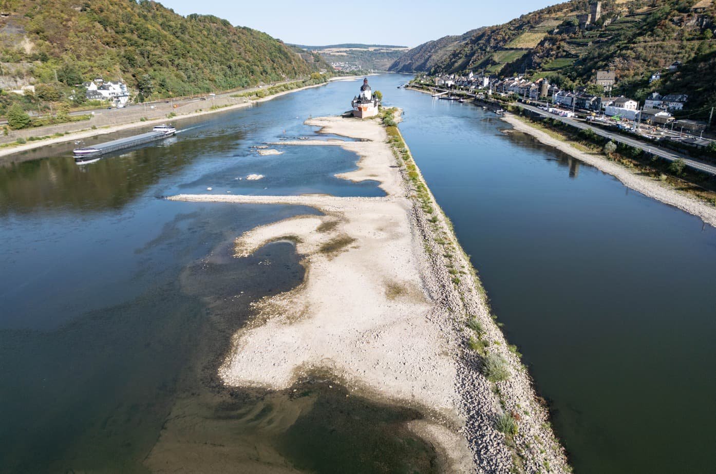 У Німеччині зафіксовано рекордно низький рівень води у річці Рейн