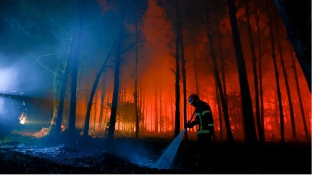 У південному регіоні Франції вогонь знищив понад 1000 гектарів, понад 500 осіб евакуйовано