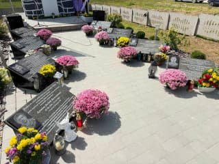 У селі Нова Скварява вшанували пам'ять двох полеглих воїнів, відкривши меморіальні дошки