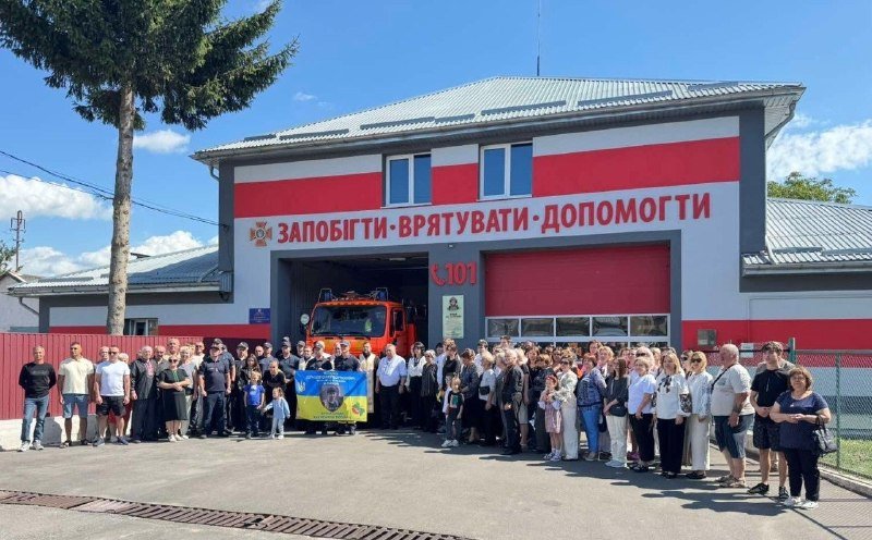 У Стрийському районі відкрили меморіальну дошку на честь загиблого Захисника Олега Дунціва