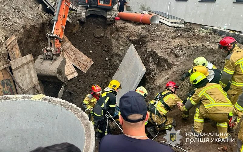 У Тернополі tragічно загинули під час обвалу траншеї 16-річний підліток і 50-річний чоловік