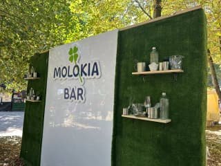 У Тернополі відкрили бар з мілктейлами: виручені кошти підуть на благодійність до Дня міста