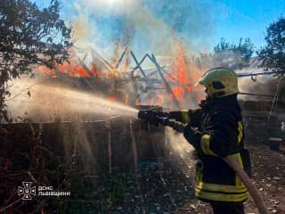 У Золочівському районі внаслідок пожежі у господарській будівлі знищено гараж