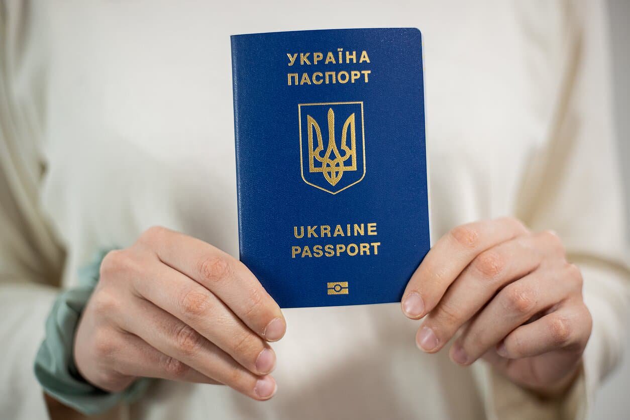 Українцям рекомендують ставити штампи у паспорти при виїзді до країн Європейського Союзу