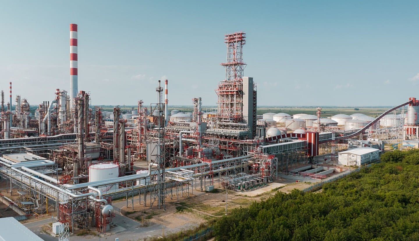 Єдиний нафтопереробний завод Сербії загрожує призупиненням роботи через критично низький рівень води в Дунаї