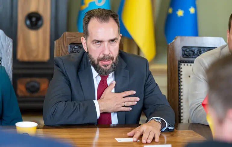 Дебати щодо кандидатури посла в Україні: виступи речника Навроцького та Сікорського.