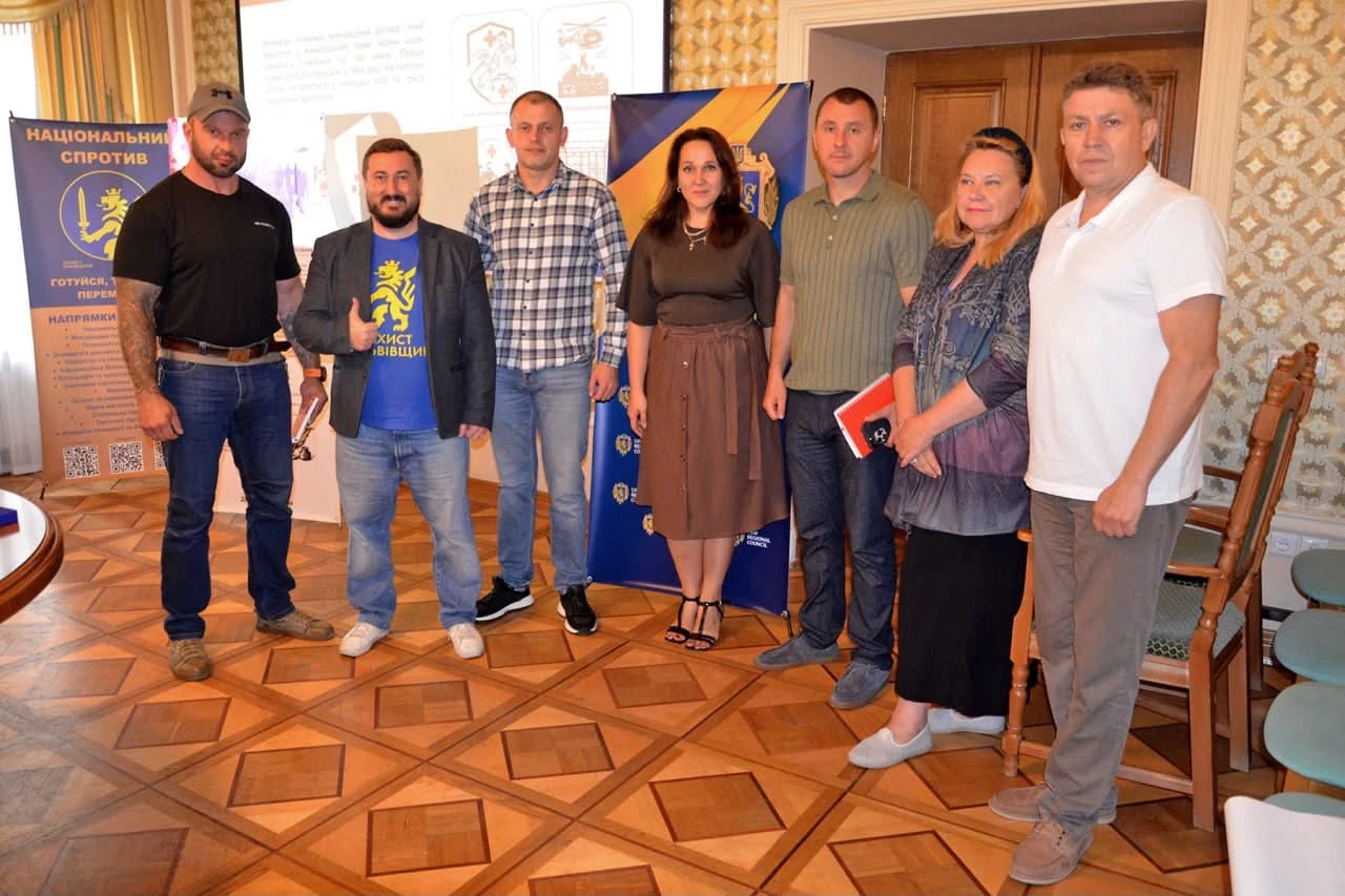 Депутати та ветерани Львівської обласної ради освоїли основи міжнародного права