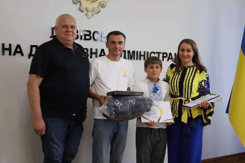 Діти загиблих захисників Львівщини отримали сертифікати по 5 000 гривень на підготовку до нового навчального року