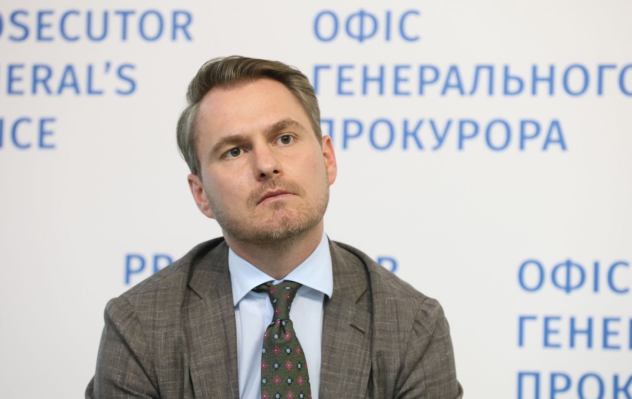 Генпрокурор Руслан Кравченко виїхав за кордон після підписання підозри директору НАБУ