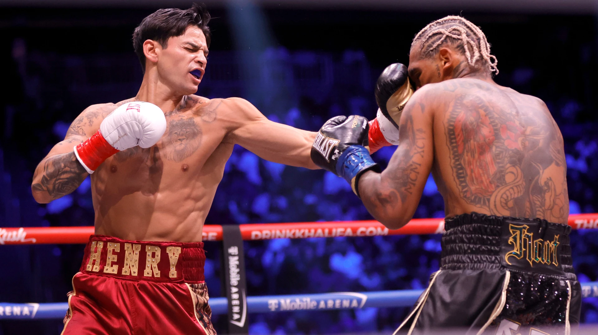 Гарсія успішно захистив титул чемпіона WBC, здолавши Бенна технічним нокаутом