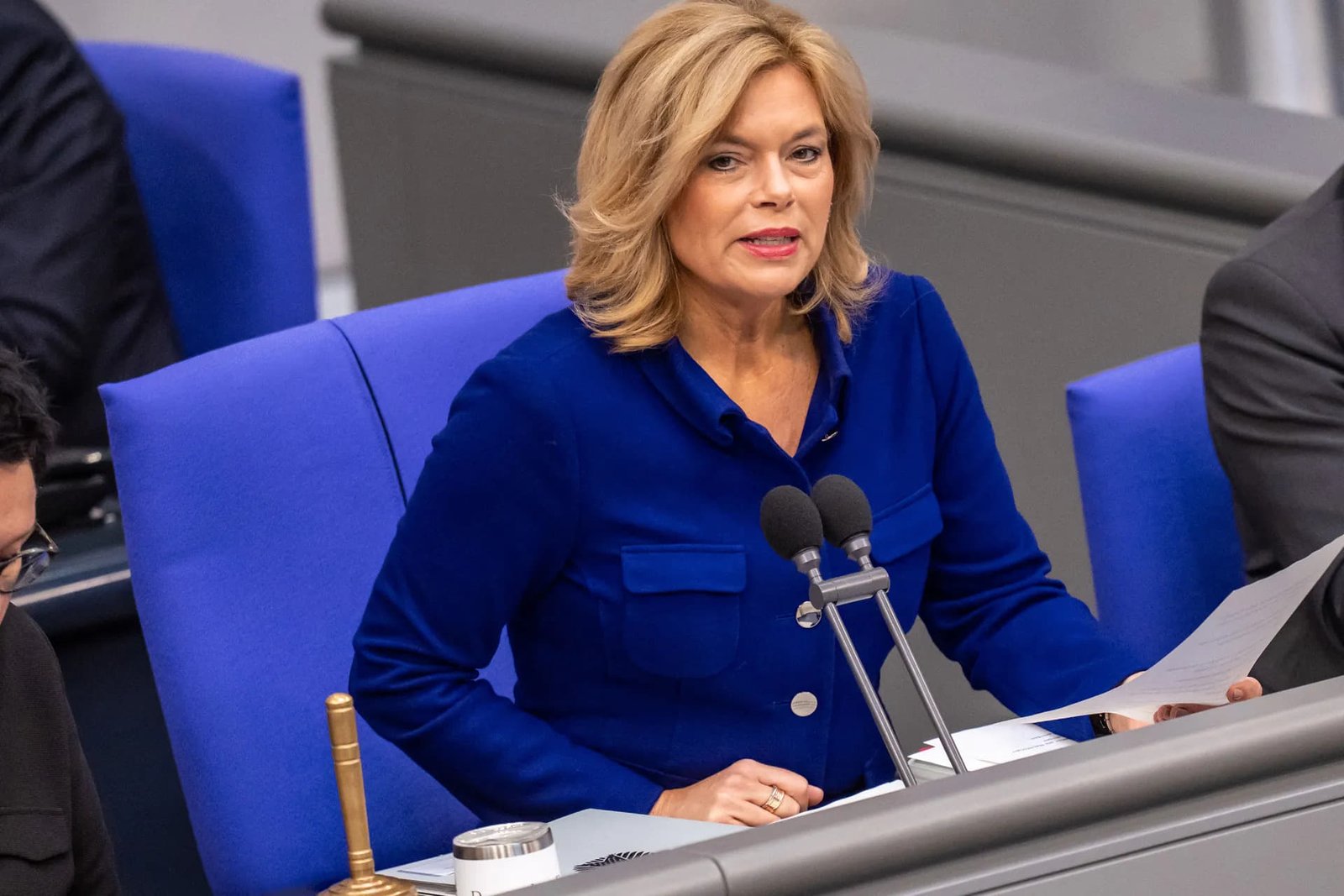 Голова Бундестагу поставила під сумнів участь парламентських груп "АдН" та "Лівих" у засіданнях через їхні дії