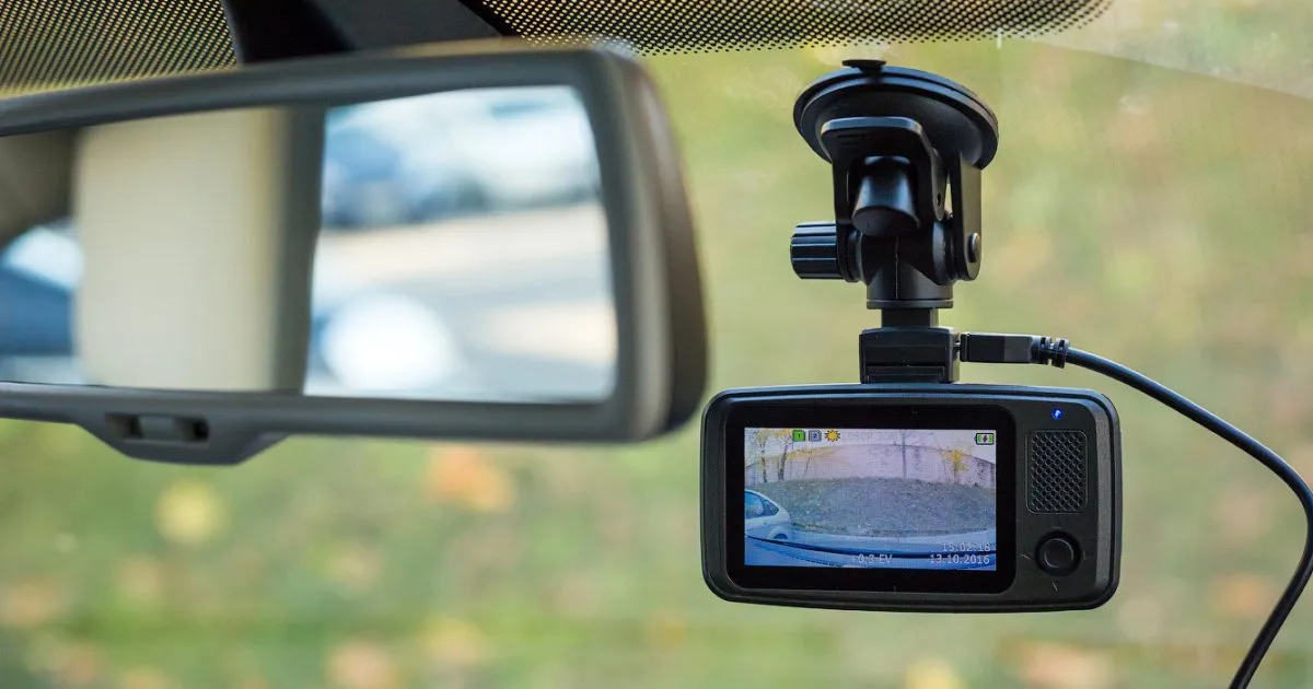 Громадянка Узбекистану зафіксувала відео військового аеродрому на Львівщині