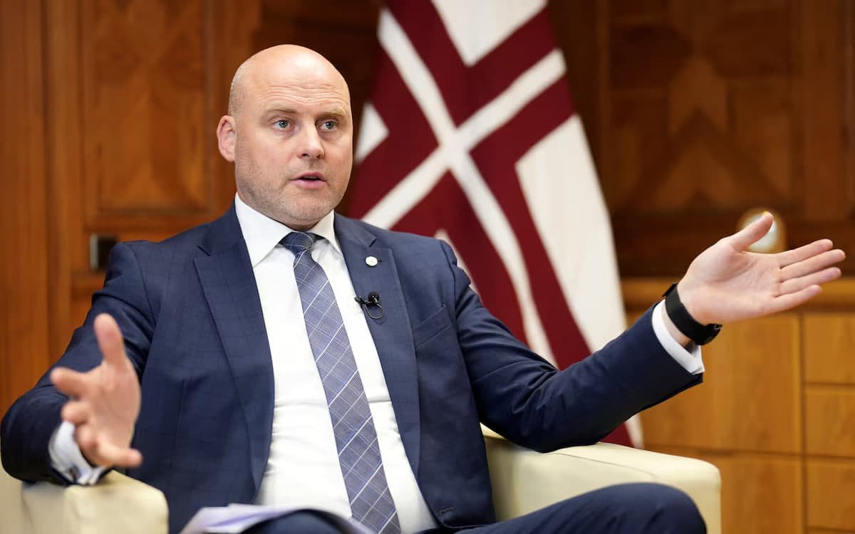 Латвія підтвердила блокування виключення Усманова та Фрідмана з санкційного списку