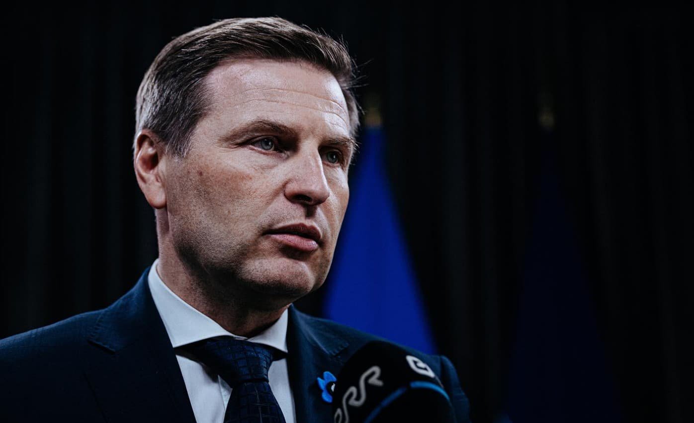 Міністр оборони Естонії подає у відставку через проблеми з постачанням снарядів для України
