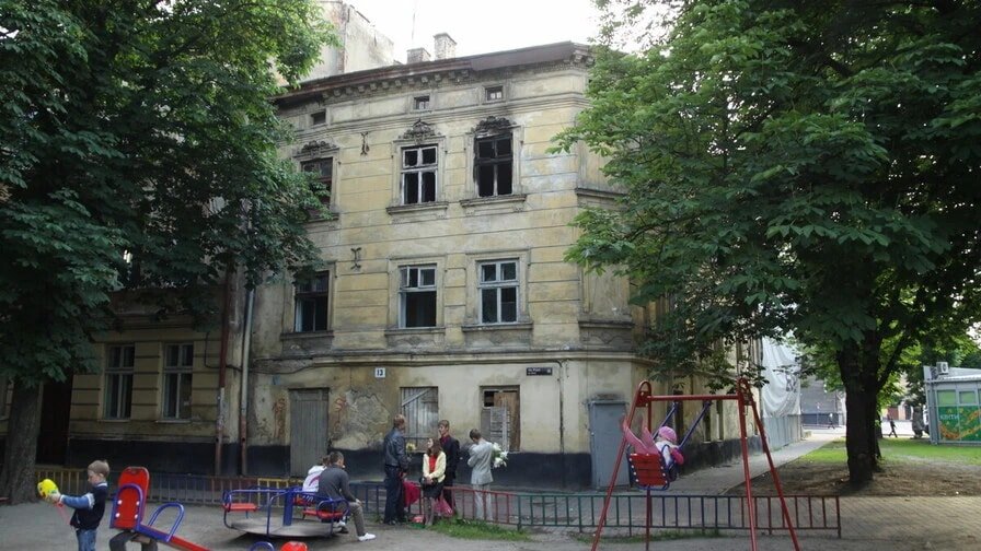Міська рада Львова звернулась до Дубневичів щодо вирішення проблеми "пам'ятника безгосподарності" у центрі міста