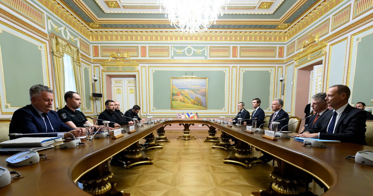 Мирні переговори в Києві, зниження рейтингу Трампа та результати виборів у Саксонії: головні події вихідних