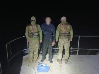 На Дністрі прикордонники затримали жителя Миколаївщини з акваскутером.