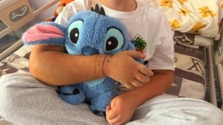 На Львівщині лікарі врятували дитину, яку вкусила гадюка під час риболовлі