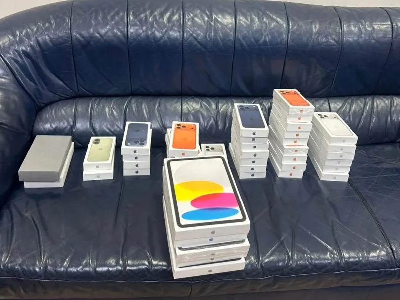 На Львівщині митники виявили приховану техніку Apple в рейсовому автобусі вартістю 2,4 мільйона гривень