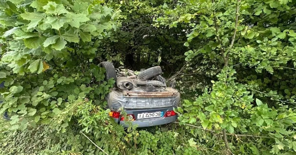 На Самбірщині внаслідок автотрощі постраждав 22-річний молодий чоловік, автомобіль з'їхав у кювет