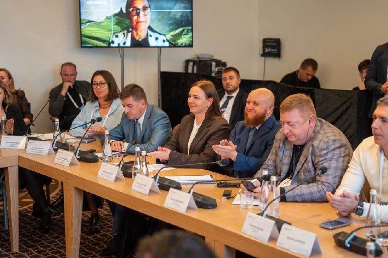 На саміті C8 ухвалили створення спільної карти туристичних проєктів для розвитку Карпатського регіону
