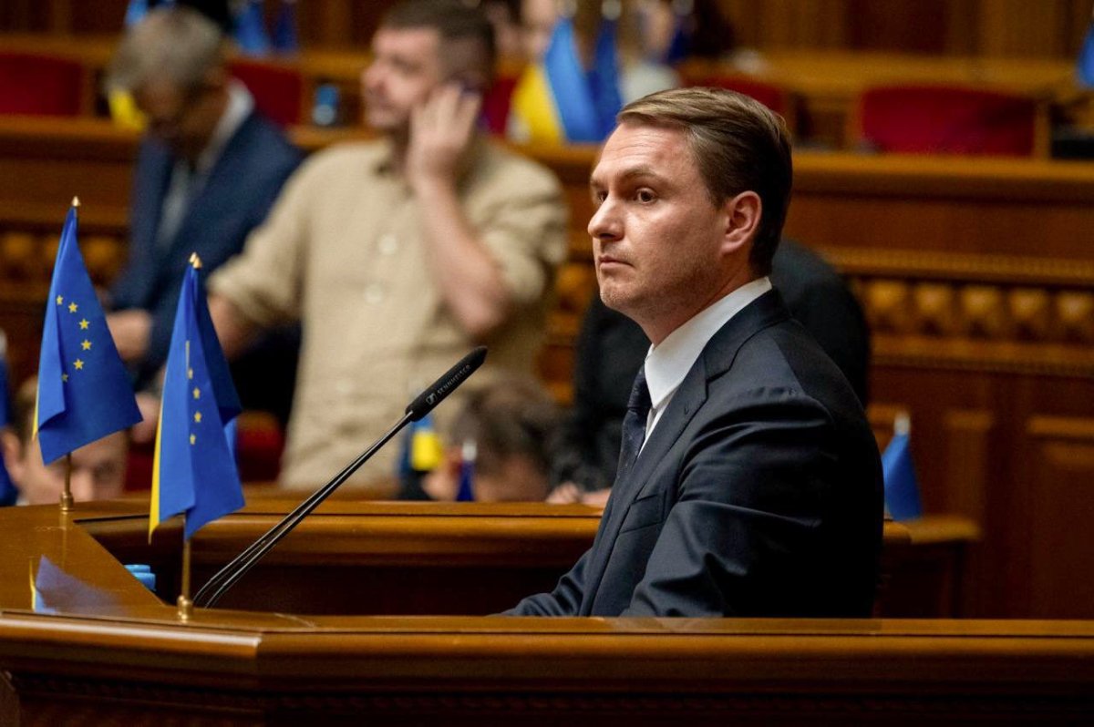 Парламент затвердив рішення про звільнення Руслана Кравченка з посади Генерального прокурора України
