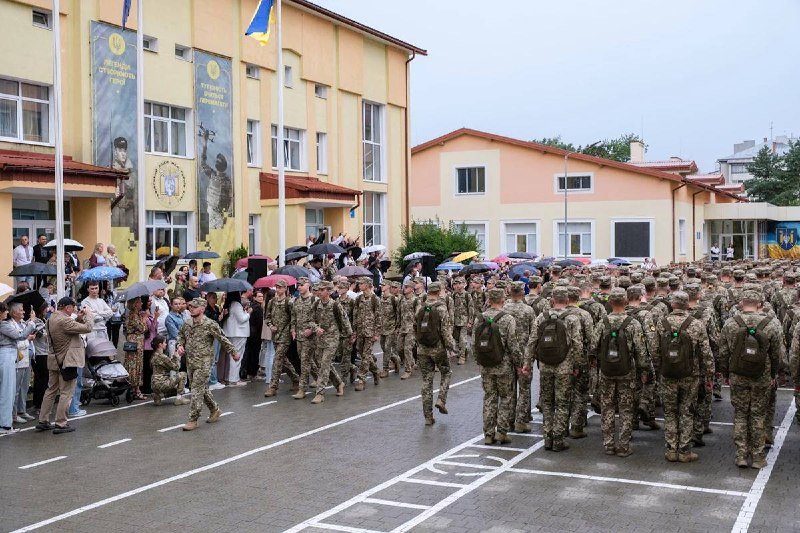 Понад 200 першокурсників розпочали навчання в Львівському ліцеї імені Героїв Крут 1 вересня